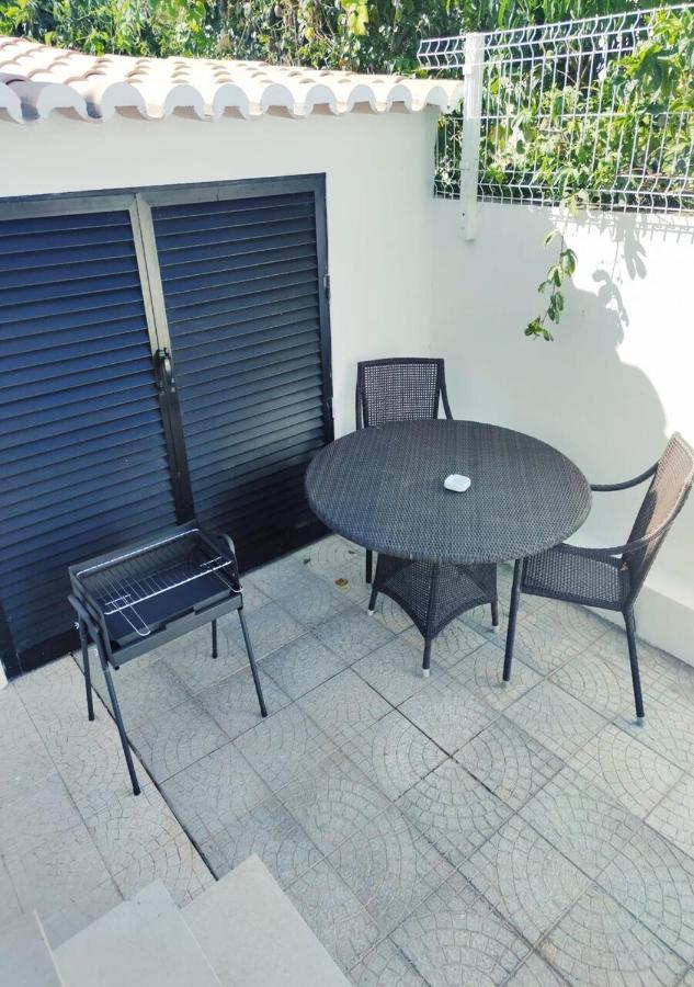 Moradia Geminada V0 - Localizacao Central - Privada Quarteira Exteriér fotografie