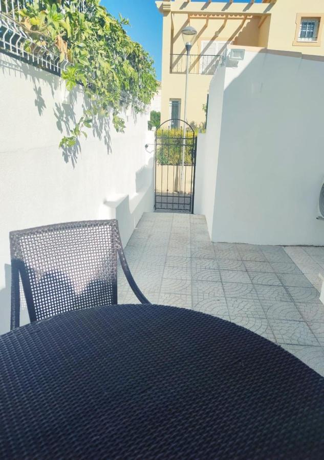 Moradia Geminada V0 - Localizacao Central - Privada Quarteira Exteriér fotografie