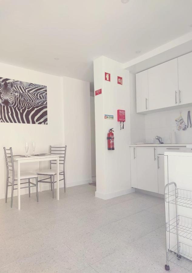 Moradia Geminada V0 - Localizacao Central - Privada Quarteira Exteriér fotografie